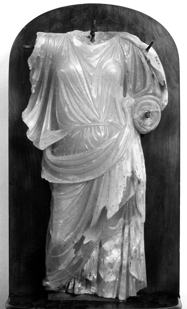 statuetta in alabastro