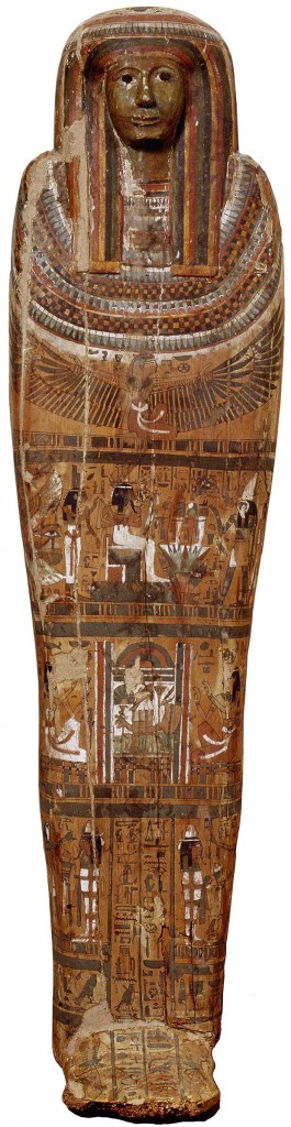 Legno di sicomoro e cartonnage stuccati e dipinti Altezza complessiva 50 (cassa 28); lunghezza 204; larghezza 50 XXI-XXII dinastia (1070-715 a.C.) Da Tebe