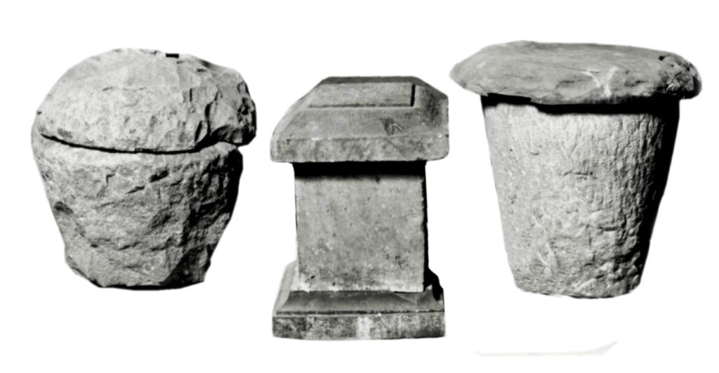 Tre urne anepigrafi